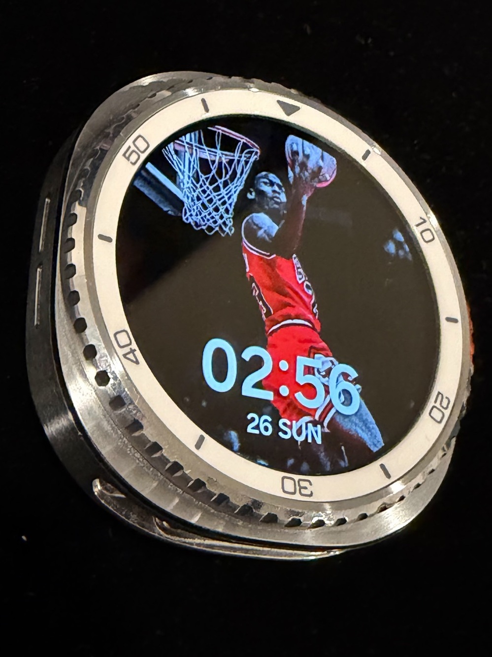 Samsung Galaxy Watch 8 Classic 46mm Silver/White | Rotating Bezel + 3 Bands - Picture 9 of 9